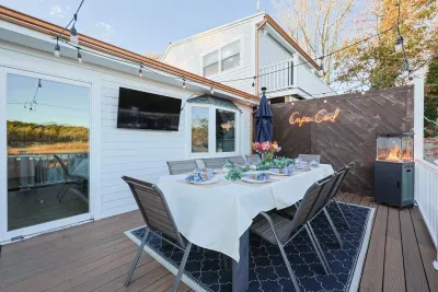 Outdoor dining for 10 