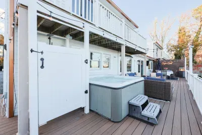 Outdoor shower available seasonly