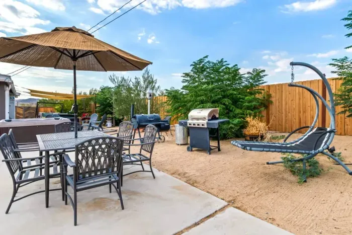 Outdoor Patio with Dining & Grill