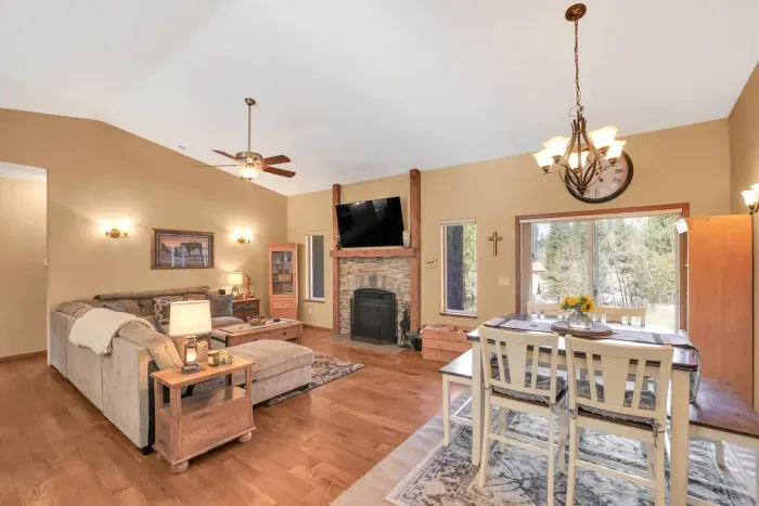 Living area + dining view