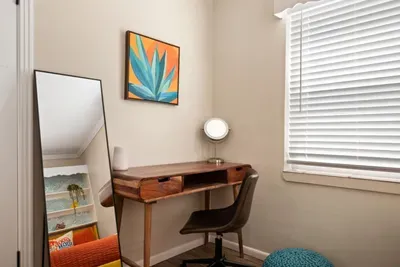 Dedicated Work Station - Make up table