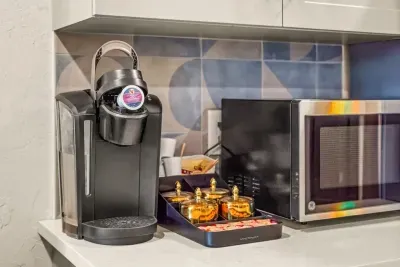 Your morning coffee, just the way you like it. A convenient in-home coffee station with everything close at hand makes it easy to brew, sip, and start your day at your own pace—because vacation mornings shouldn’t be rushed.