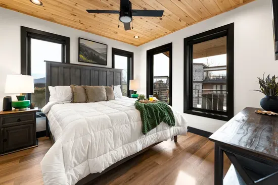 Spacious king bedroom with a private bathroom and fresh linens.
Located in main floor.