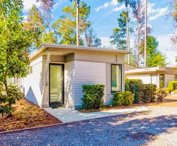LongBoard House~220 Victory Gardens Dr
