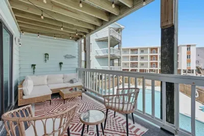 Pier Pool Villa-1717 CB 19D