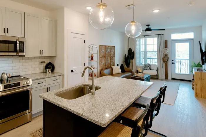 Cabana Villa~Pool, Gym, Mins to Wrightsville Beach - image 12 of 42