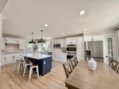 The Greenbriar~808 Greenbriar Rd