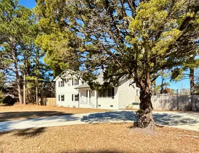 The Greenbriar~808 Greenbriar Rd