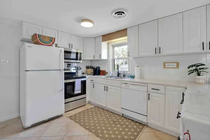 Kure Dayz Cottage~310 S 4th Ave - image 12 of 43