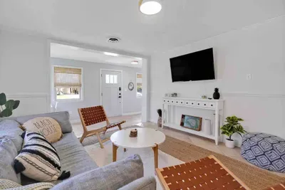 Kure Dayz Cottage~310 S 4th Ave