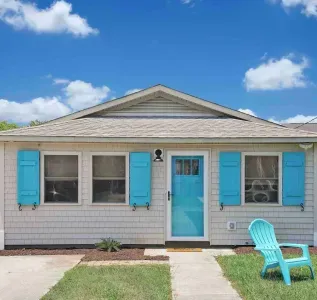 Kure Dayz Cottage~310 S 4th Ave