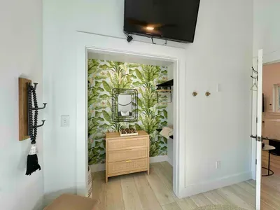 Island Peach -4201 Peachtree Ave - image 20 of 54