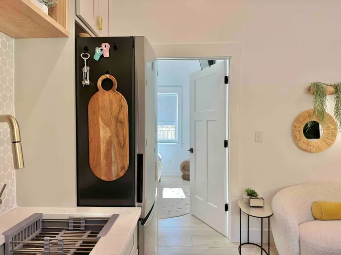 Island Peach -4201 Peachtree Ave - image 12 of 54