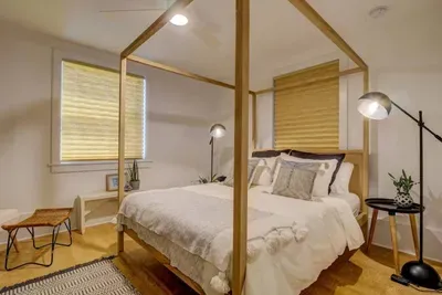 Bedroom with Queen canopy bed