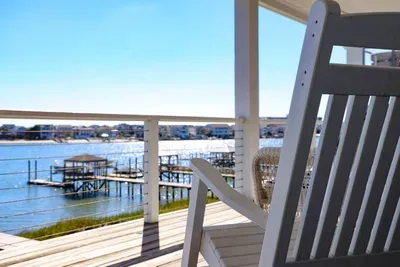 The Channel House~308 N Channel Dr
