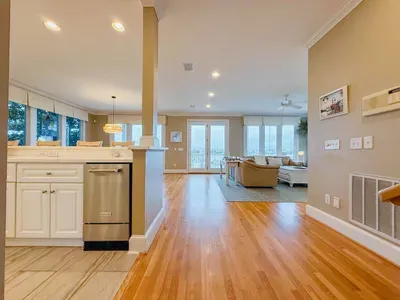 The Channel House~308 N Channel Dr