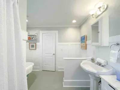 Blue Bungalow-2011 Metts Ave - image 40 of 48