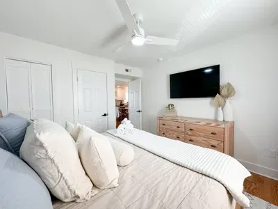 The Canal Retreat(Lower A)~700 Canal Dr - image 21 of 39