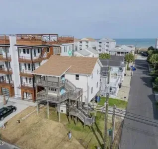 The Canal Retreat(Lower A)~700 Canal Dr - image 36 of 39
