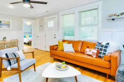 Modern Peach B-4201 Peachtree Ave - image 17 of 34