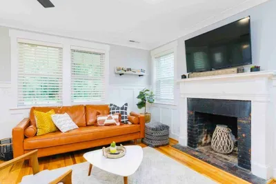 Modern Peach B-4201 Peachtree Ave - image 16 of 34