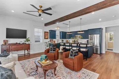 Centennial Cottage~911 Chestnut St