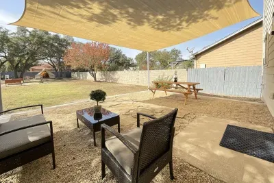 Glampstead Retreat | Large Group San Antonio Getaway