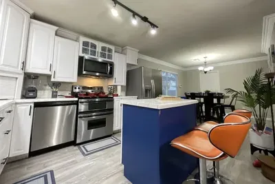 Glampstead Retreat | Large Group San Antonio Getaway