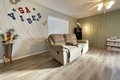 Glampstead Retreat | Large Group San Antonio Getaway
