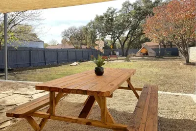 Glampstead Retreat | Large Group San Antonio Getaway