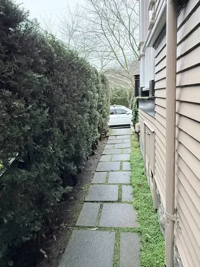 Private Garden Apt | Walk to UW & Capitol Hill - image 14 of 16