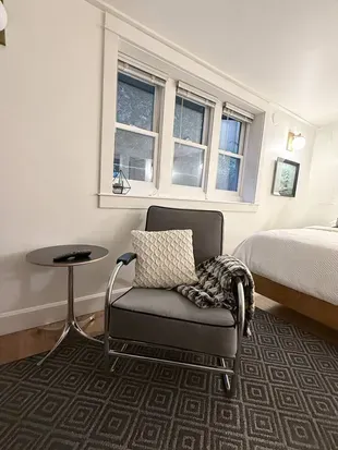 Private Garden Apt | Walk to UW & Capitol Hill