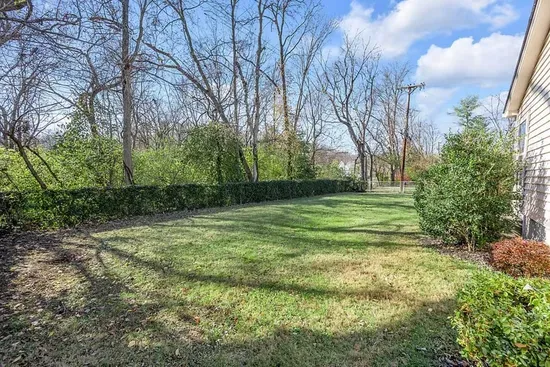 The Mane Stay | 3 BR | Walk to Dining | Close to UK