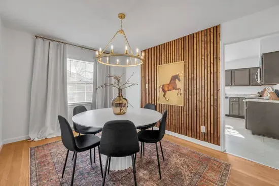 The Mane Stay | 3 BR | Walk to Dining | Close to UK