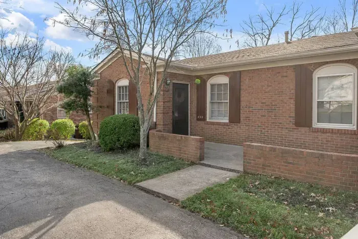The Mane Stay | 3 BR | Walk to Dining | Close to UK - image 12 of 49