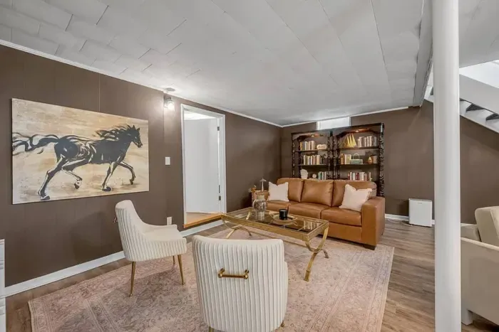 The Mane Stay | 3 BR | Walk to Dining | Close to UK - image 1 of 49