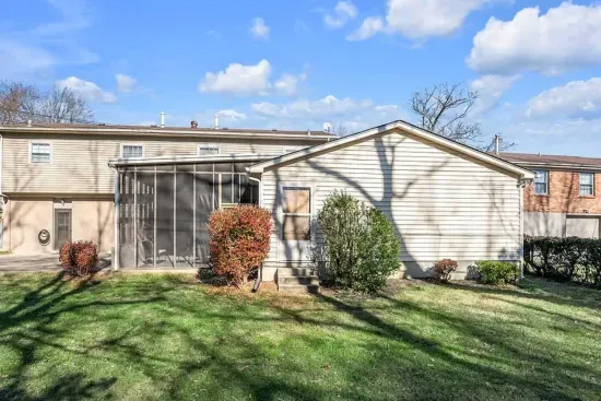 The Mane Stay | 3 BR | Walk to Dining | Close to UK