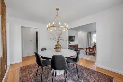The Mane Stay | 3 BR | Walk to Dining | Close to UK - image 16 of 49