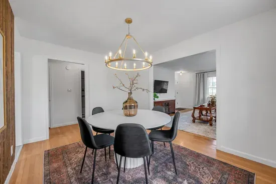 The Mane Stay | 3 BR | Walk to Dining | Close to UK