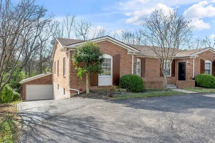 The Mane Stay | 3 BR | Walk to Dining | Close to UK - image 7 of 49