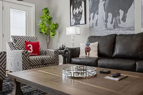 Winner's Circle | 2BR | Patio-Garage | Walk to Rupp