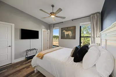 Winner's Circle | 2BR | Patio-Garage | Walk to Rupp - image 36 of 54