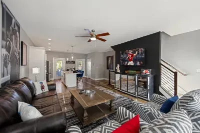 Winner's Circle | 2BR | Patio-Garage | Walk to Rupp - image 21 of 54