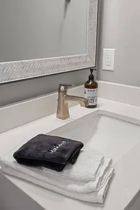 Winner's Circle | 2BR | Patio-Garage | DWTN | Distillery District