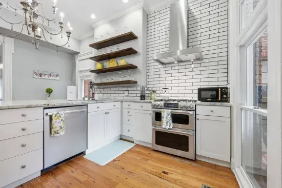 Paddock on Lime | 2BR | Downtown | EV Charger