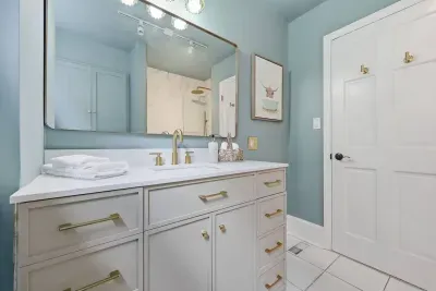 Paddock on Lime | 2BR | Downtown | EV - image 56 of 80