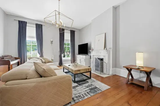 Paddock on Lime | 2BR | Downtown | EV Charger