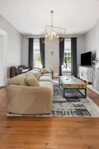 Paddock on Lime | 2BR | Downtown | EV - image 15 of 80
