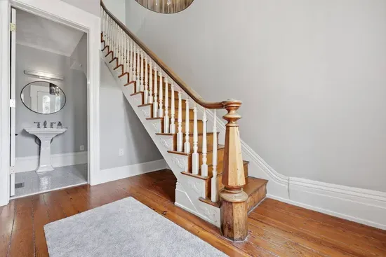 Paddock on Lime | 2BR | Downtown | EV Charger