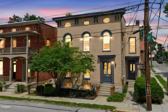 Paddock on Lime | 2BR | Downtown | EV